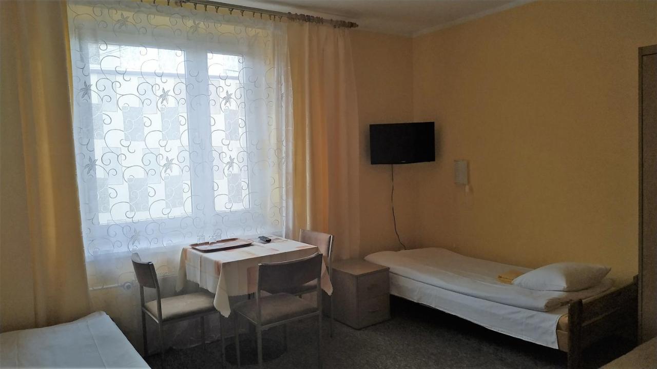 Hotel Eden 24H เชชูฟ ภายนอก รูปภาพ