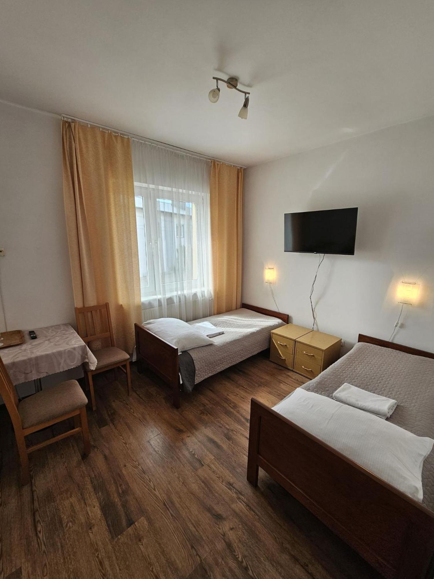 Hotel Eden 24H เชชูฟ ภายนอก รูปภาพ
